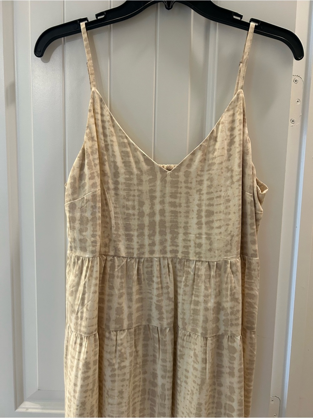 Old Navy Cream Tie-Dye V-Neck Maxi Dress